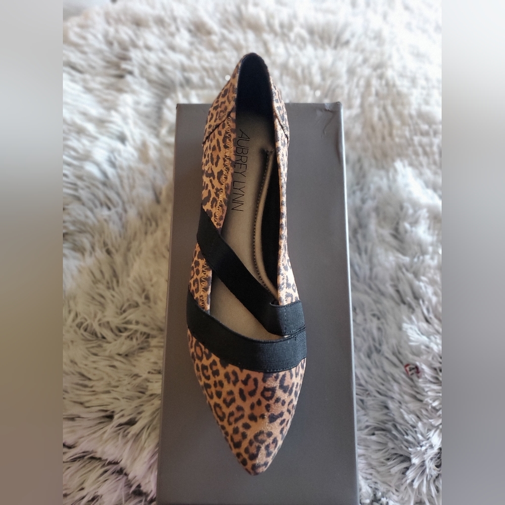 Aubrey Lynn Hadlia Flat